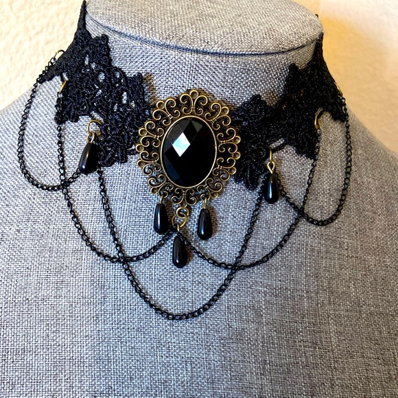 5/$10❤️❤️❤️NEW Victorian Style Lace & Cabochon Choker LAST ONE GET IT - Picture 1 of 3